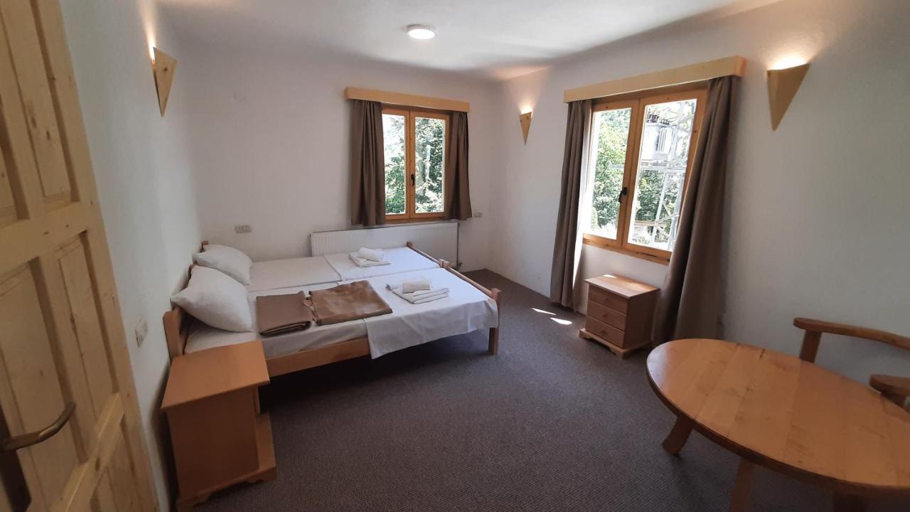 Hotel Ravnjak Dobrilovina Exteriér fotografie
